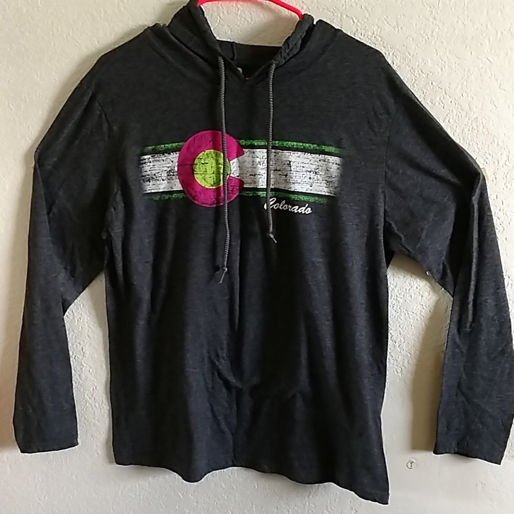 Long sleeve Colorado t-shirt with a hood